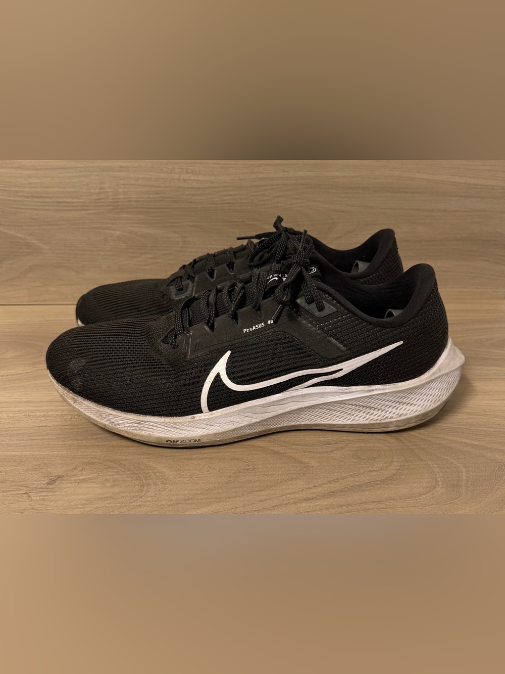 Nike Air Zoom Pegasus 40 Mens Size 12 Black White Walking Running Shoes Sneaker